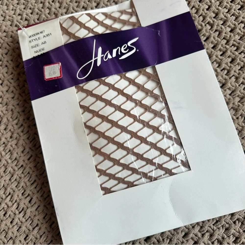 Vintage Hanes NEW Women's Fishnet Stockings Wide Net Hosiery Nude Sz AB